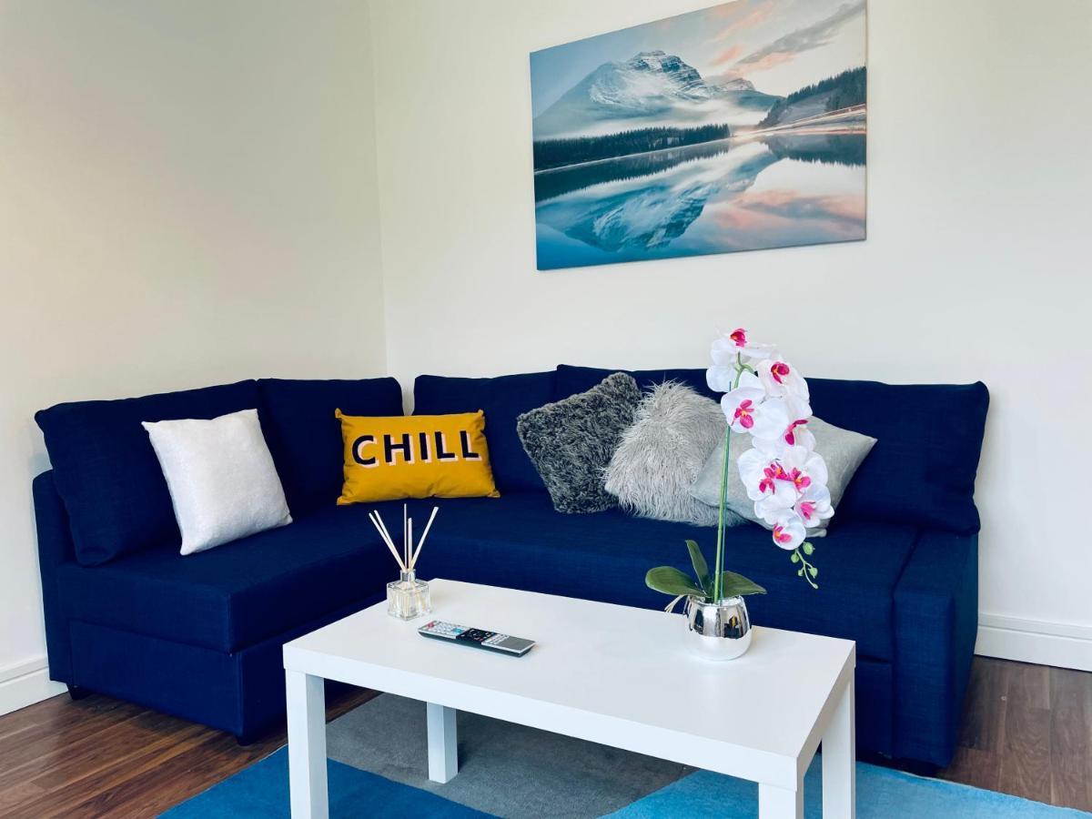 Apartment Jesswood Properties: Spacious 2-bedroom With Parking *